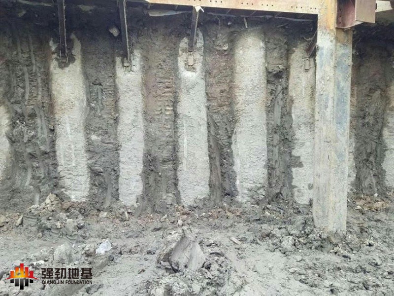 咬合樁