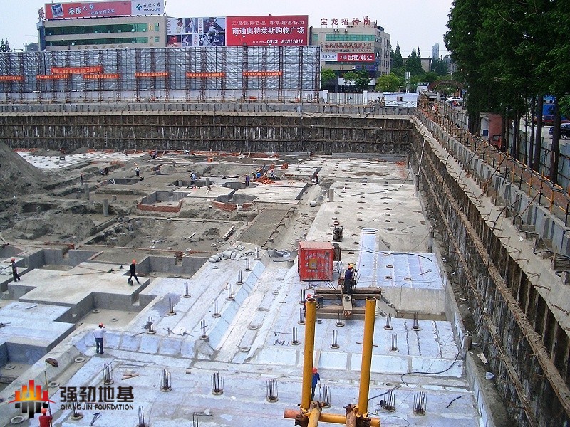  上?；又ёo(hù)施工